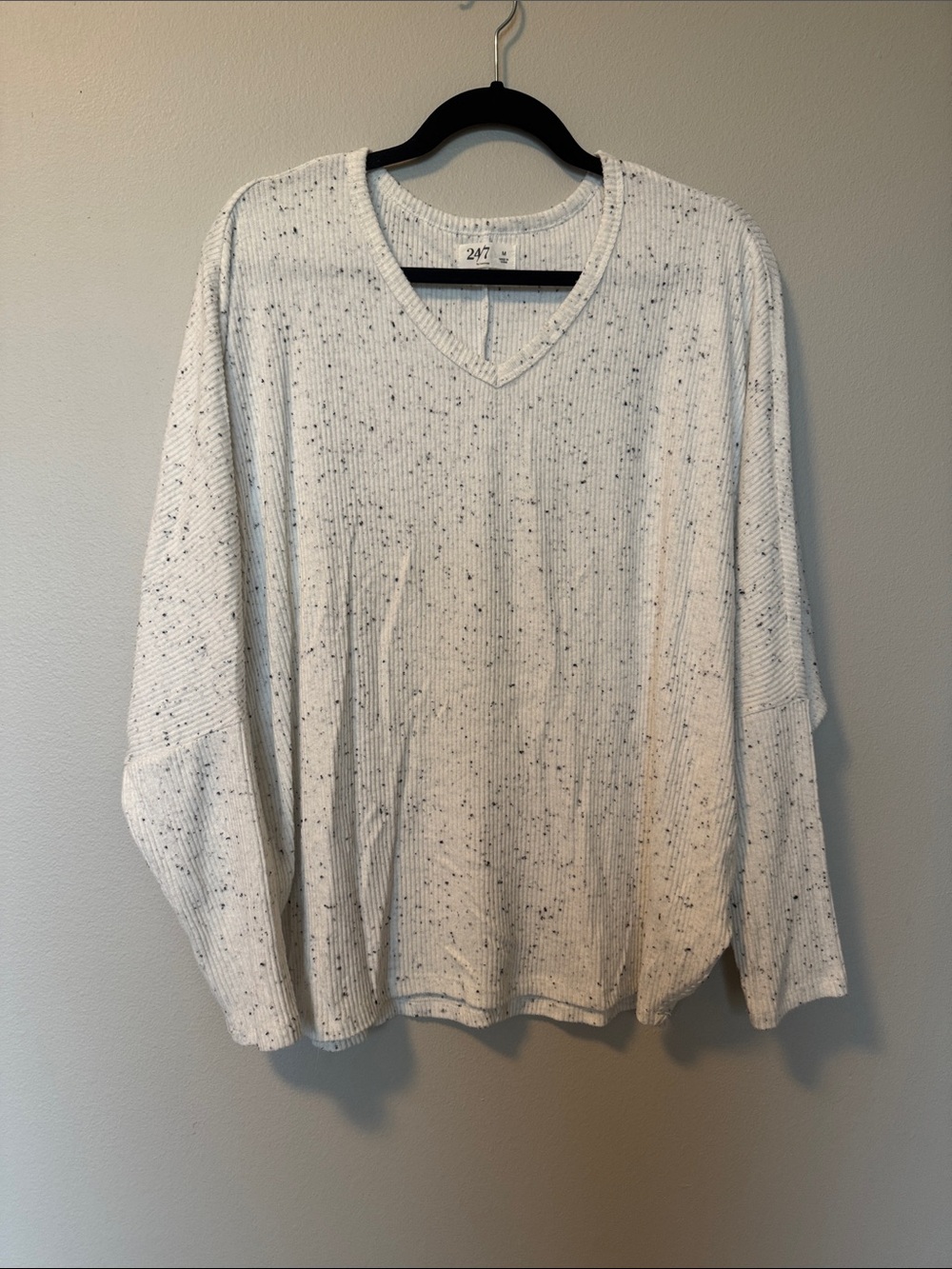 Maurices 24/7 White Speckled Long Sleeve Top